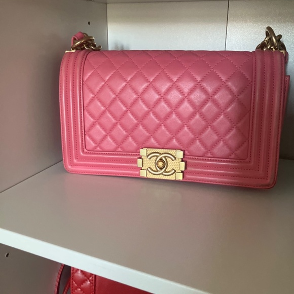 Chanel Medium Quilted Pink Boy Bag - Picture 5 of 11